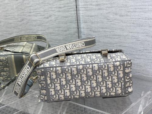 Dior Diorcamp 手袋，仿品内幕，价格怎么样