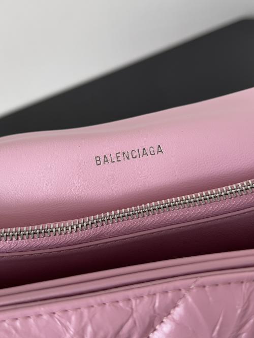 Balenciaga Crush链条包：如何辨别真假仿品