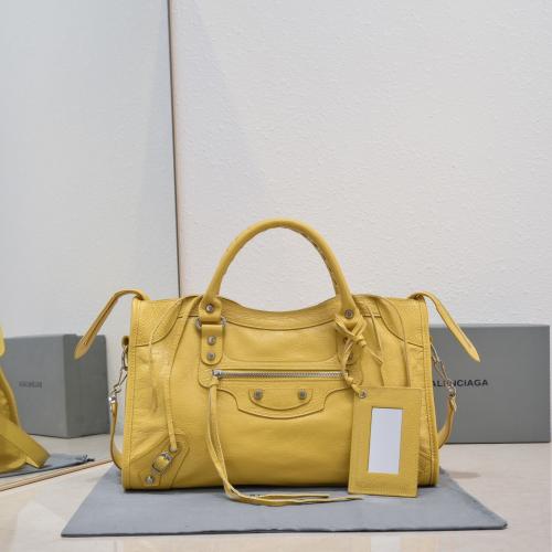 Balenciaga Crush链条包，奢华与实用并存，如何辨别真假？