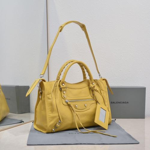 Balenciaga Crush链条包，奢华与实用并存，如何辨别真假？