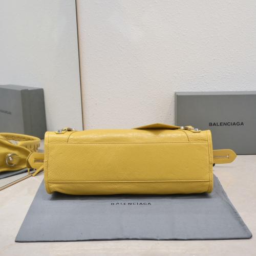 Balenciaga Crush链条包，奢华与实用并存，如何辨别真假？