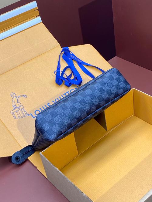 Louis Vuitton M82543 Pochette Voyage SOUPLE 顶级仿货详解