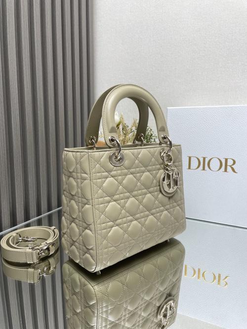 Dior Lady Dior手袋：奢华与优雅的完美结合，揭秘高仿市场内幕