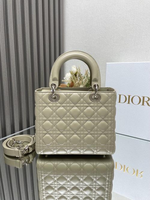 Dior Lady Dior手袋：奢华与优雅的完美结合，揭秘高仿市场内幕