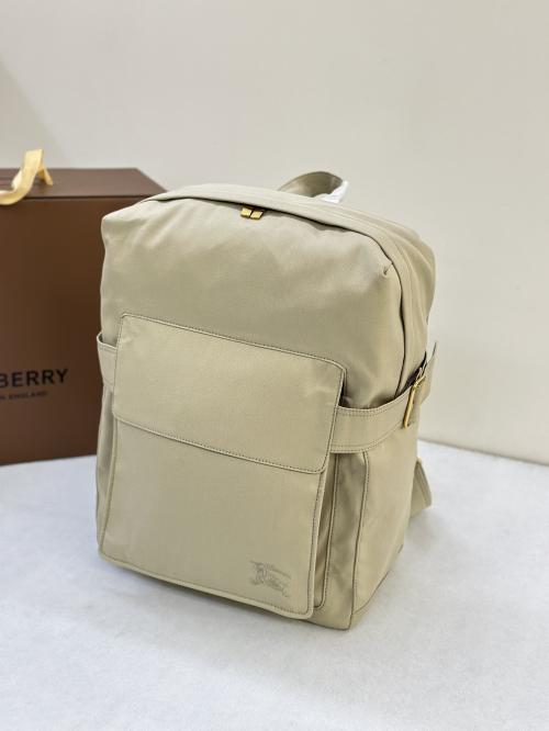 Burberry意大利双肩包揭秘：仿品、高仿、价格内幕