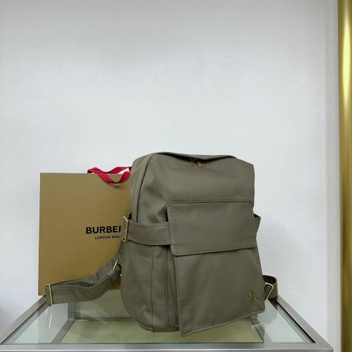 Burberry新款双肩包领先奢侈品市场，仿品内幕揭秘