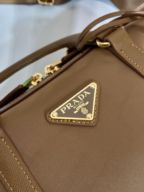 Prada 1BB233 Re-Nylon手提包，仿品内幕揭秘