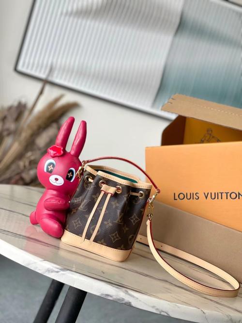 Louis Vuitton M11305 Speedy Nano童趣款，仿品市场揭秘