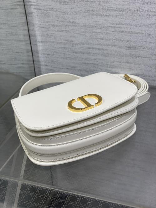 Dior 30 Montaigne中号秋冬款，精仿如何辨别？