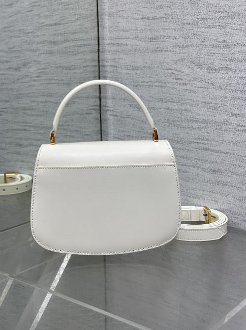 Dior 30 Montaigne中号秋冬款，精仿如何辨别？