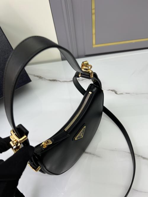 Chloé Moon手袋 1BC199：怎么样的奢华仿品